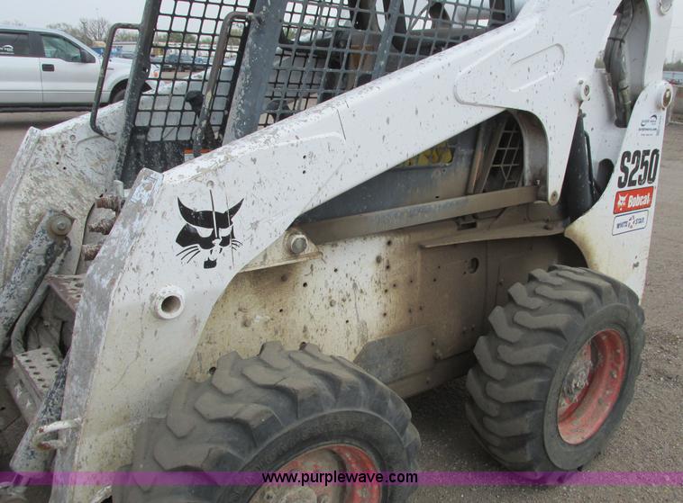 image for item G8294 2008 Bobcat S250 skid steer