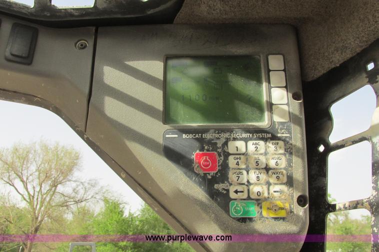 image for item G8295 2005 Bobcat S250 skid steer