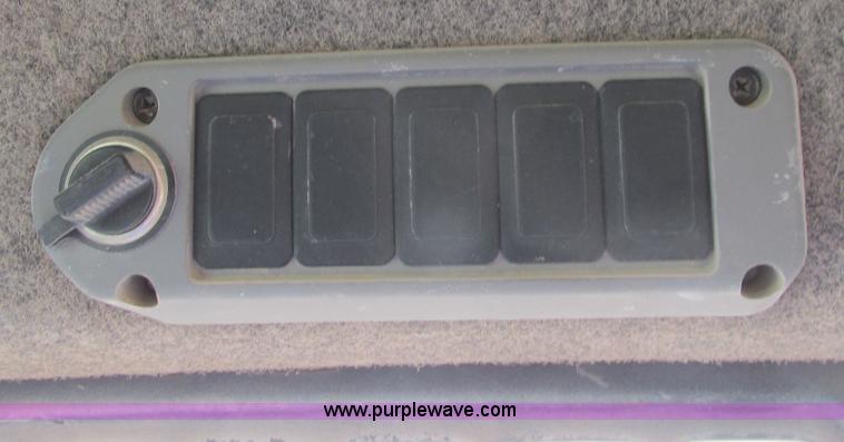 image for item G8295 2005 Bobcat S250 skid steer