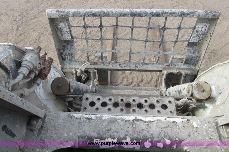 image for item G8295 2005 Bobcat S250 skid steer