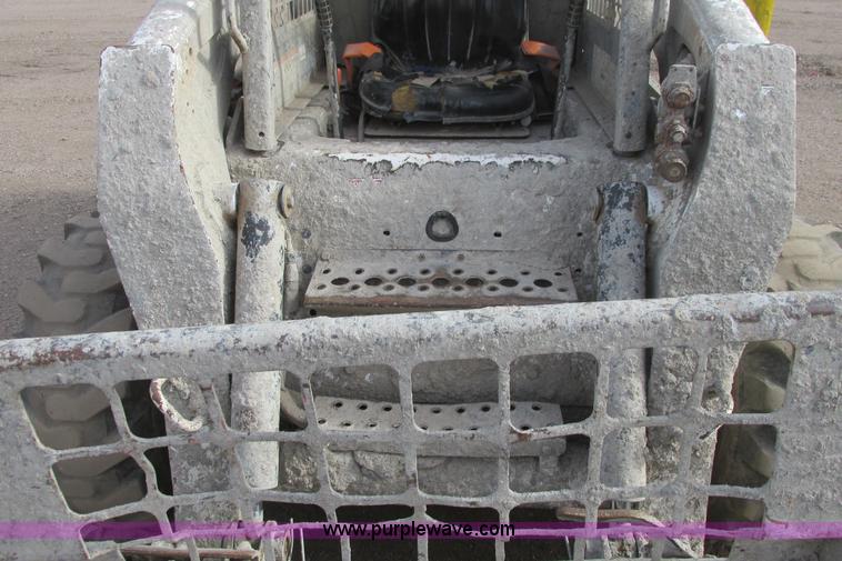 image for item G8295 2005 Bobcat S250 skid steer