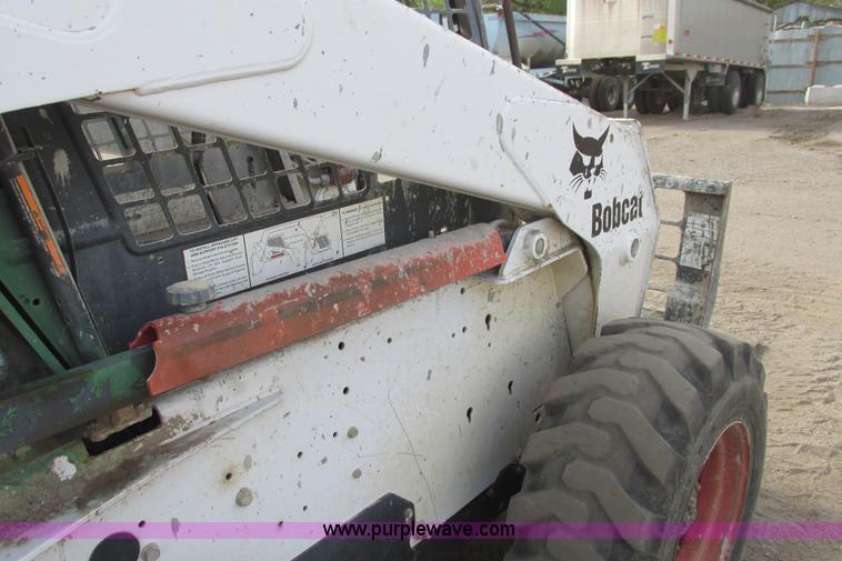 image for item G8295 2005 Bobcat S250 skid steer