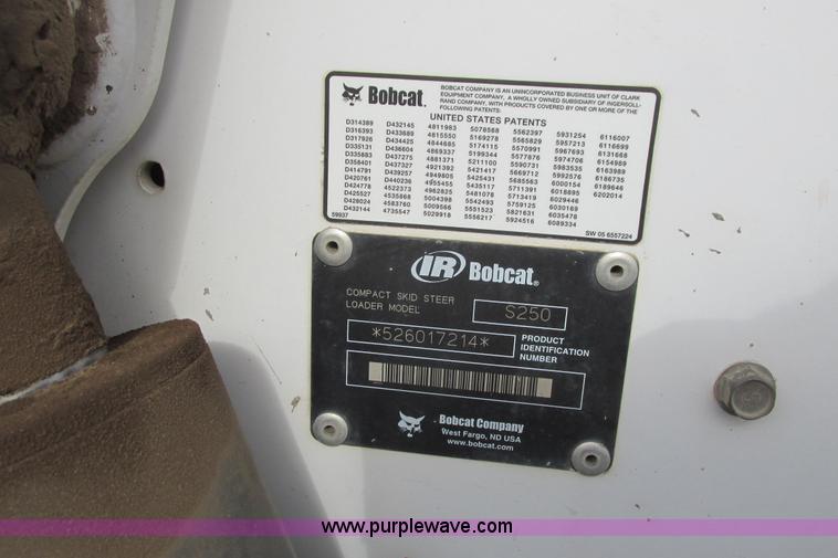 image for item G8295 2005 Bobcat S250 skid steer
