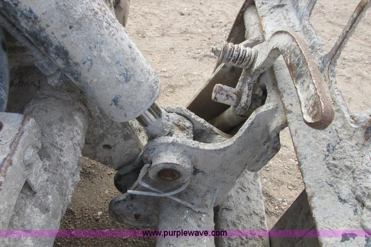 image for item G8295 2005 Bobcat S250 skid steer