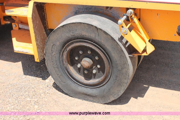 image for item H1747 2008 Rosco TRU-PAC 915 pneumatic roller