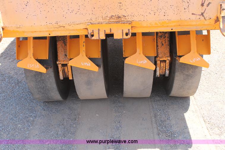 image for item H1747 2008 Rosco TRU-PAC 915 pneumatic roller