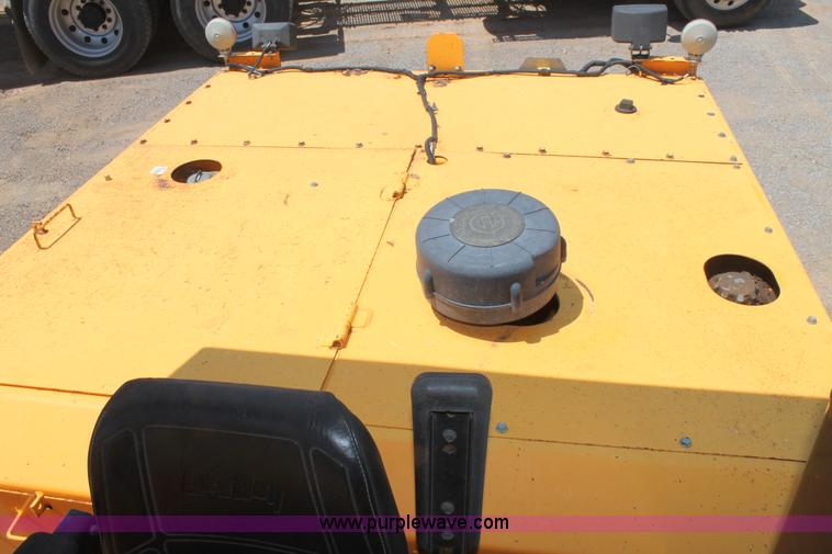 image for item H1747 2008 Rosco TRU-PAC 915 pneumatic roller