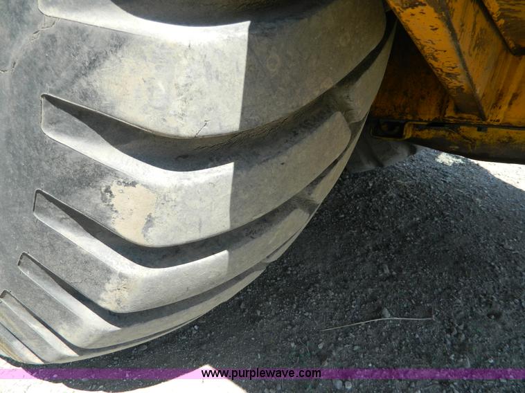 image for item H2436 Caterpillar 623B elevating motor scraper