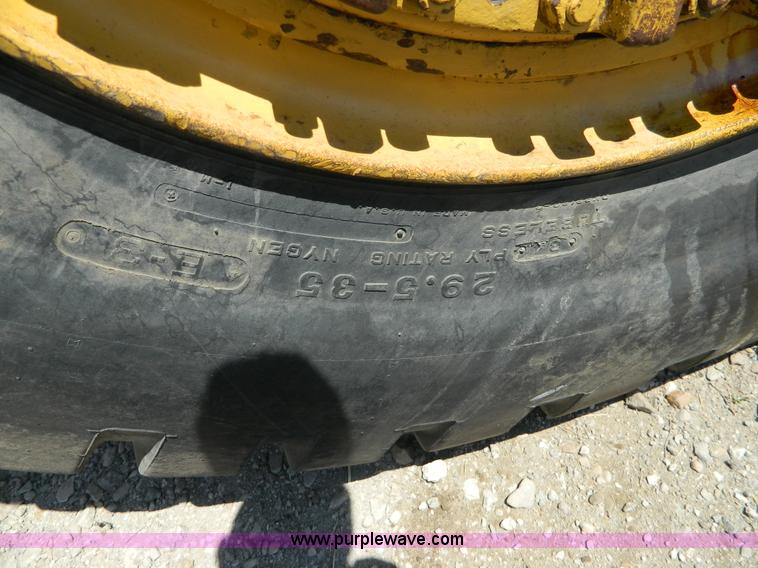 image for item H2436 Caterpillar 623B elevating motor scraper