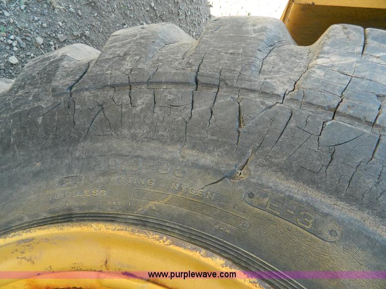 image for item H2436 Caterpillar 623B elevating motor scraper