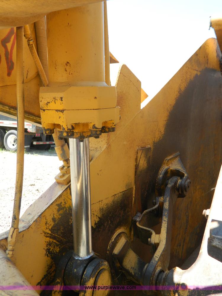 image for item H2436 Caterpillar 623B elevating motor scraper
