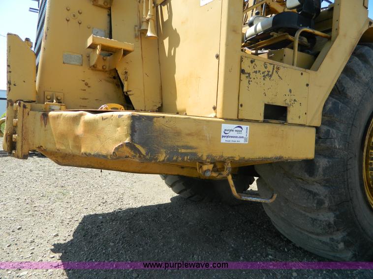 image for item H2436 Caterpillar 623B elevating motor scraper
