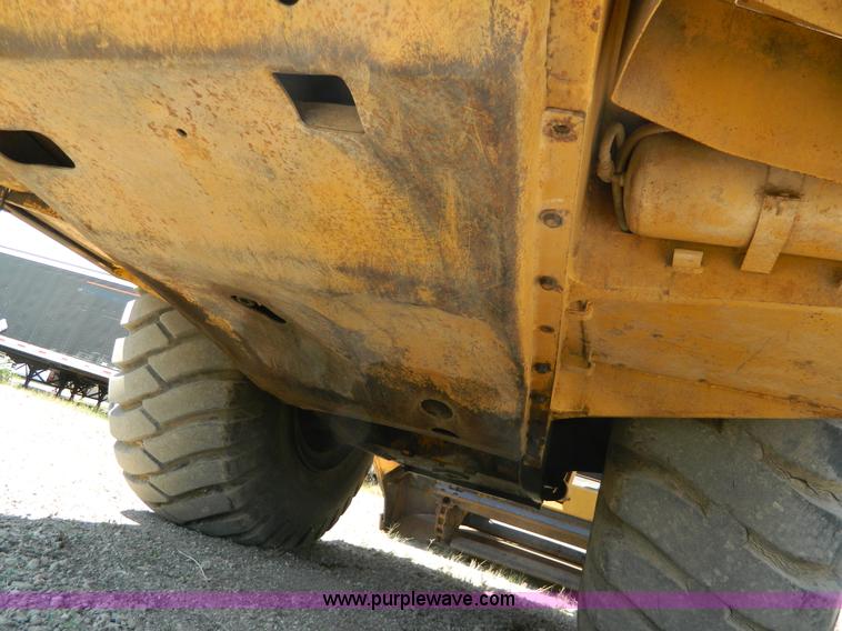 image for item H2436 Caterpillar 623B elevating motor scraper