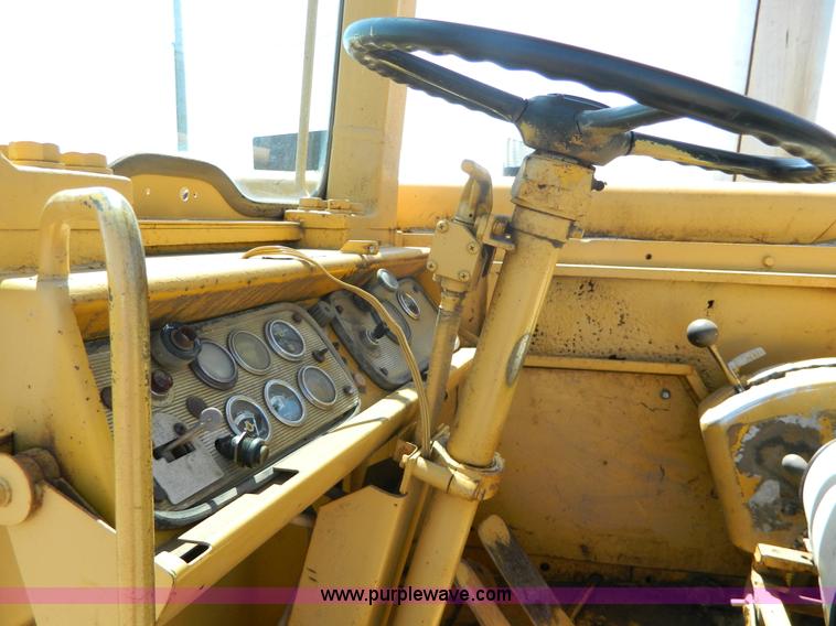 image for item H2436 Caterpillar 623B elevating motor scraper