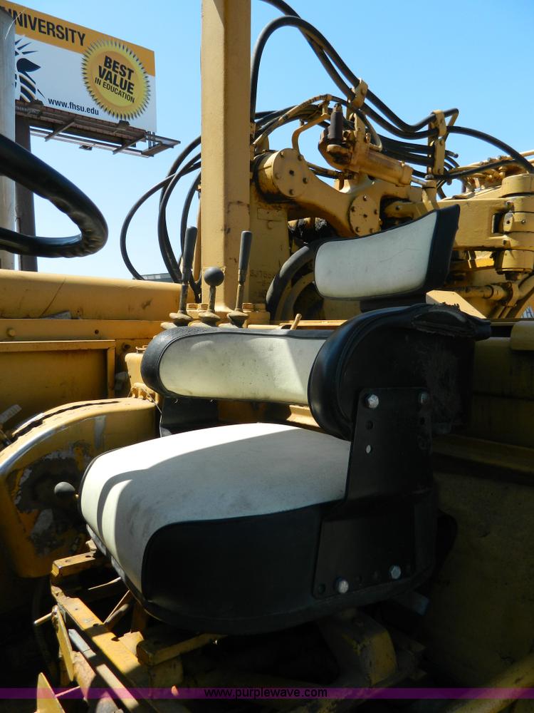 image for item H2436 Caterpillar 623B elevating motor scraper