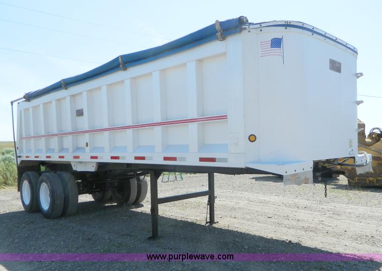 image for item H2437 1998 Travis end dump trailer