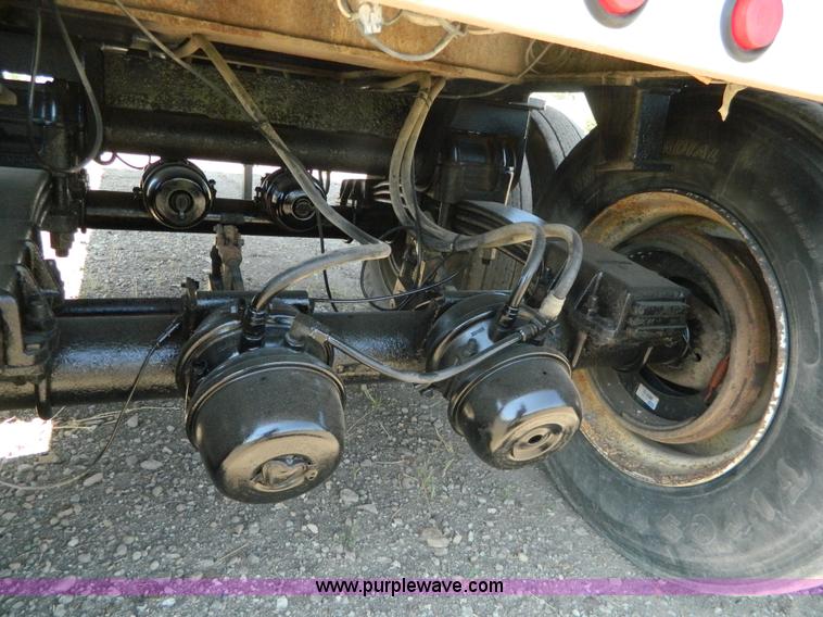 image for item H2437 1998 Travis end dump trailer