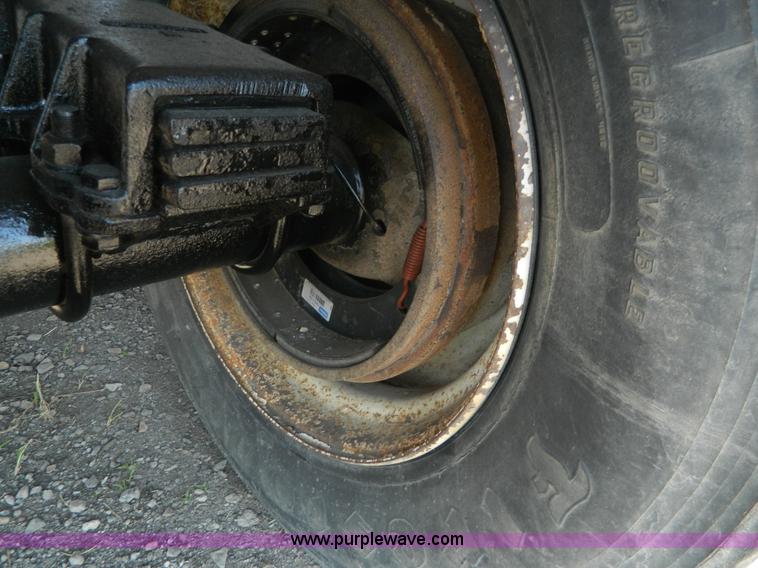 image for item H2437 1998 Travis end dump trailer