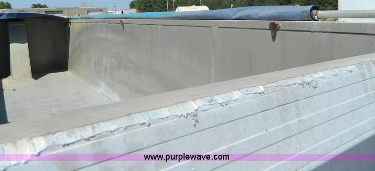 image for item H2437 1998 Travis end dump trailer