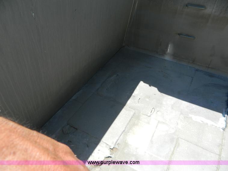 image for item H2437 1998 Travis end dump trailer