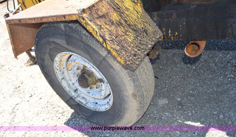 image for item H2806 Cimline asphalt crack fill trailer