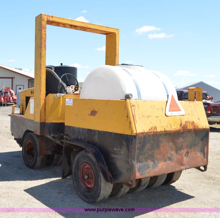 image for item H2807 Hyster articulated pneumatic roller
