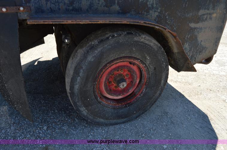 image for item H2807 Hyster articulated pneumatic roller