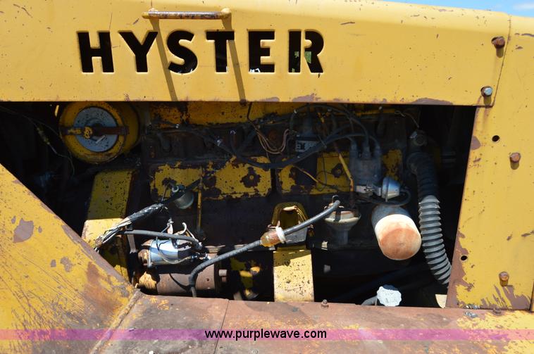 image for item H2807 Hyster articulated pneumatic roller
