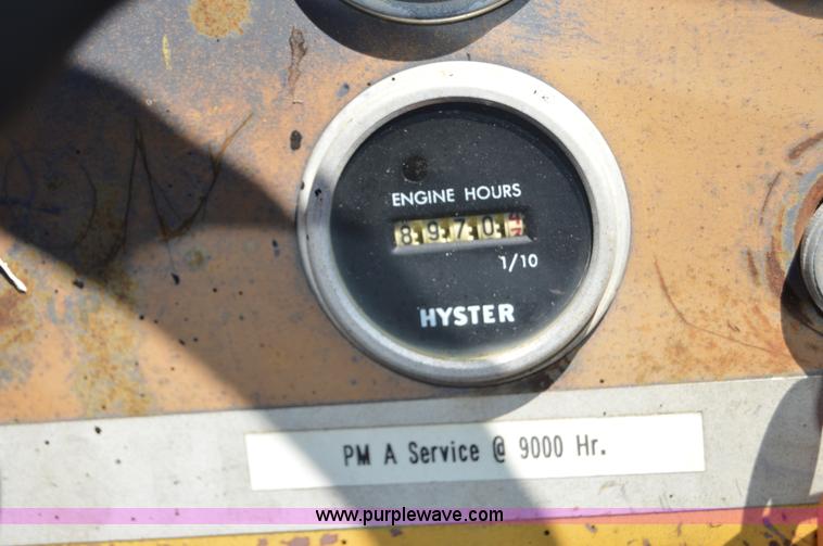 image for item H2807 Hyster articulated pneumatic roller