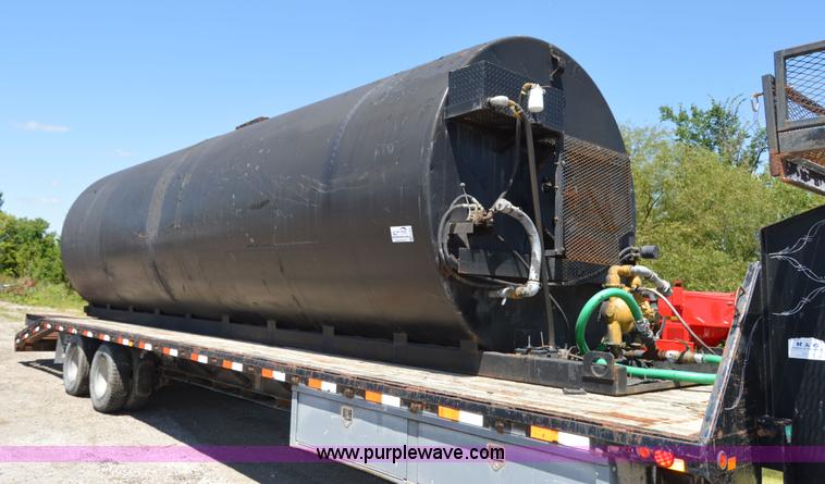 image for item H2808 8,000 gallon agitator tank
