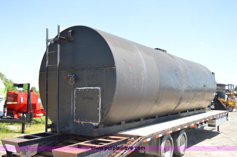 image for item H2808 8,000 gallon agitator tank