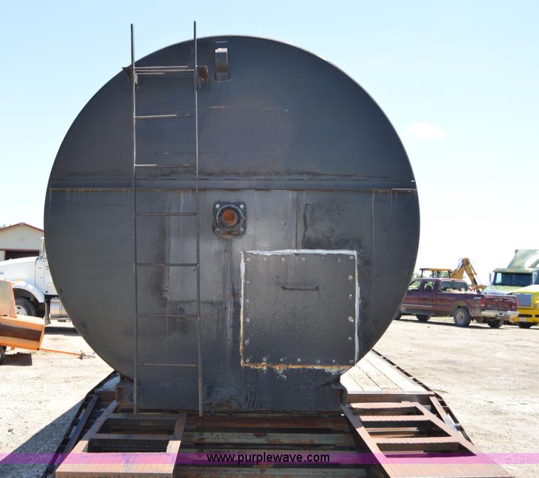 image for item H2808 8,000 gallon agitator tank