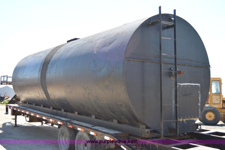 image for item H2808 8,000 gallon agitator tank