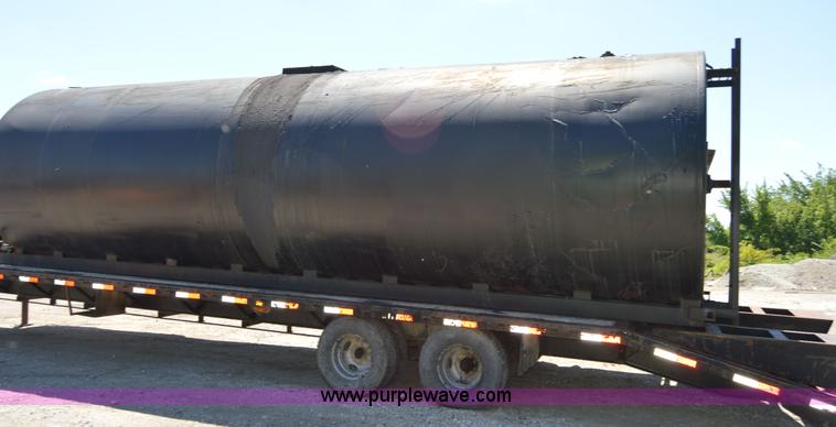 image for item H2808 8,000 gallon agitator tank