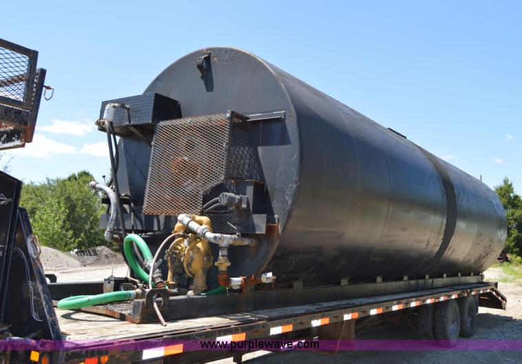 image for item H2808 8,000 gallon agitator tank