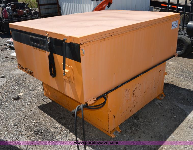 image for item H2809 KM 4000 asphalt hot box