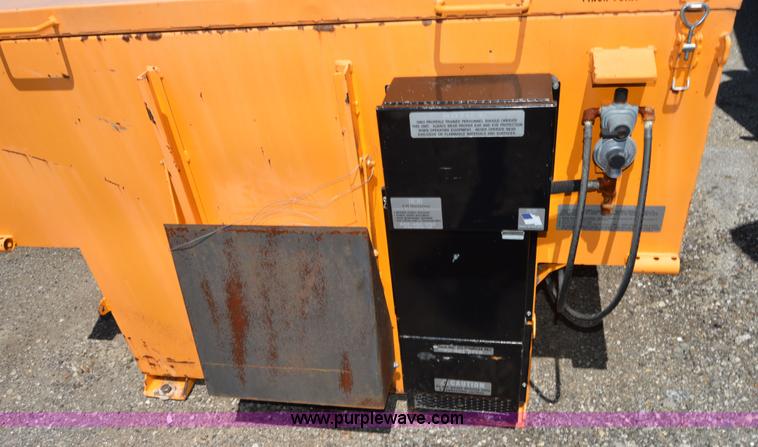 image for item H2809 KM 4000 asphalt hot box