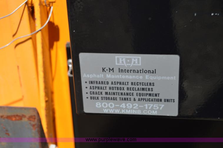 image for item H2809 KM 4000 asphalt hot box