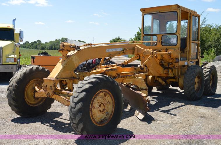 image for item H2810 Allis Chalmers M100 rigid motor grader