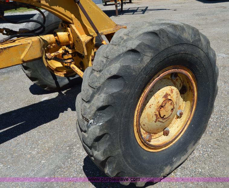 image for item H2810 Allis Chalmers M100 rigid motor grader