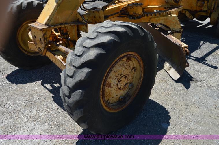 image for item H2810 Allis Chalmers M100 rigid motor grader
