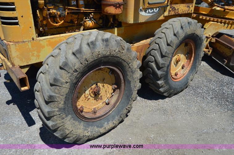 image for item H2810 Allis Chalmers M100 rigid motor grader