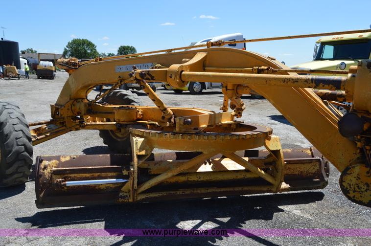 image for item H2810 Allis Chalmers M100 rigid motor grader