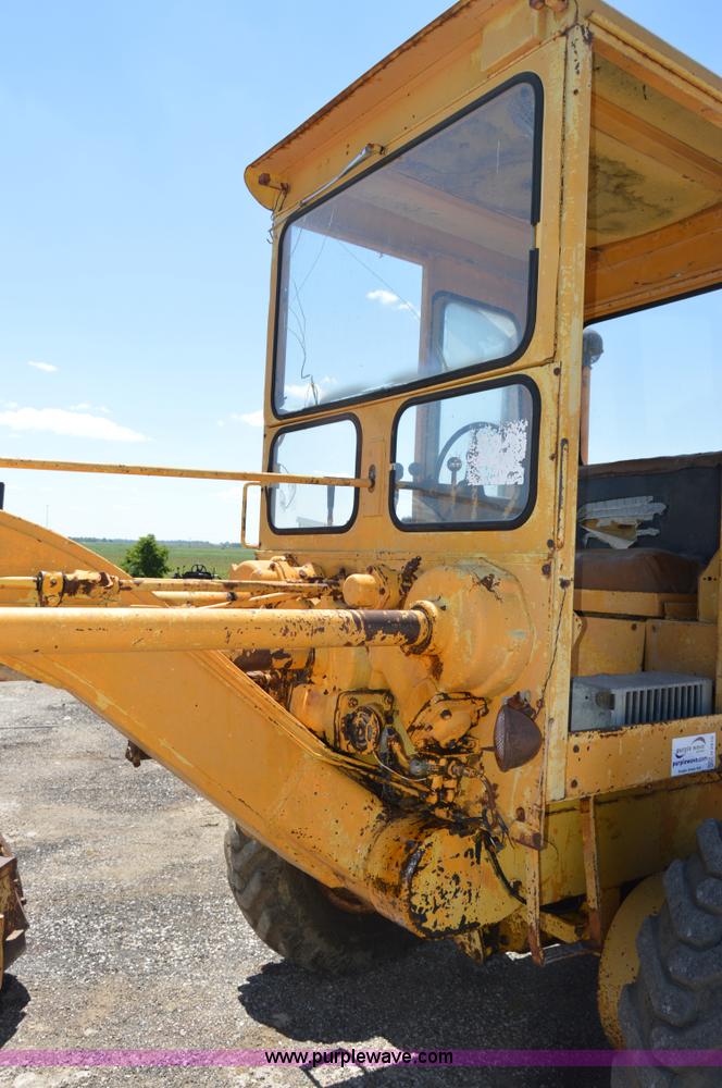 image for item H2810 Allis Chalmers M100 rigid motor grader