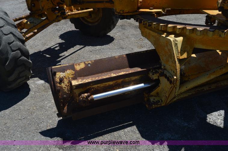 image for item H2810 Allis Chalmers M100 rigid motor grader