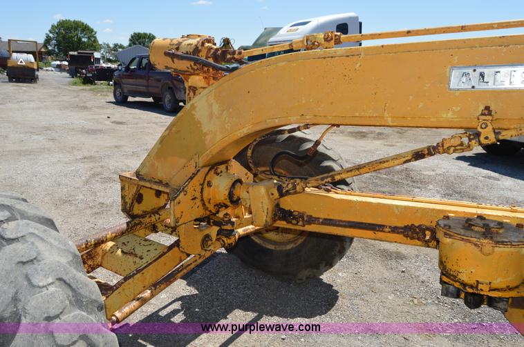 image for item H2810 Allis Chalmers M100 rigid motor grader