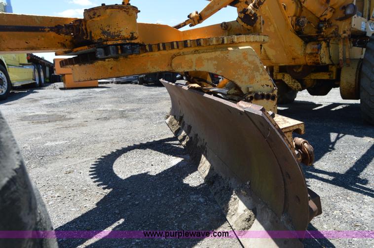 image for item H2810 Allis Chalmers M100 rigid motor grader