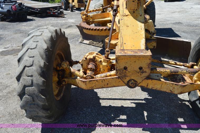 image for item H2810 Allis Chalmers M100 rigid motor grader