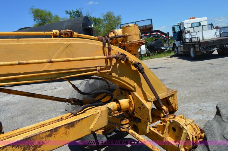 image for item H2810 Allis Chalmers M100 rigid motor grader