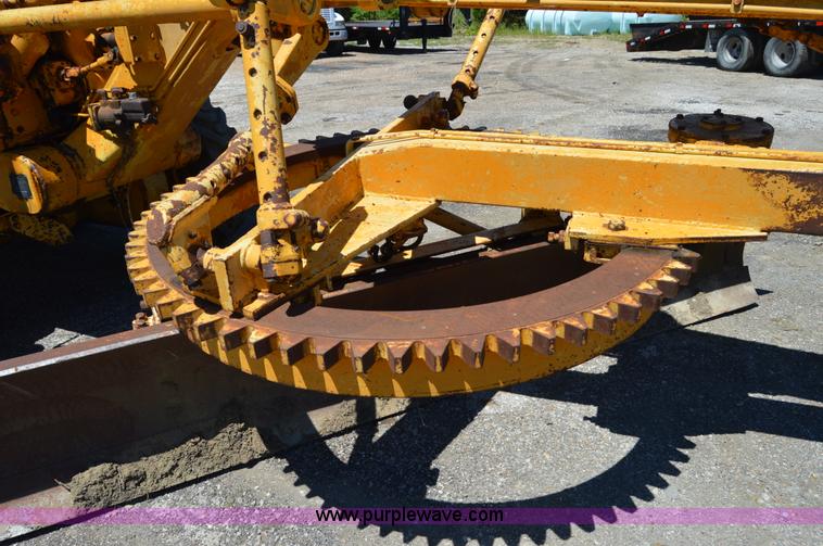 image for item H2810 Allis Chalmers M100 rigid motor grader